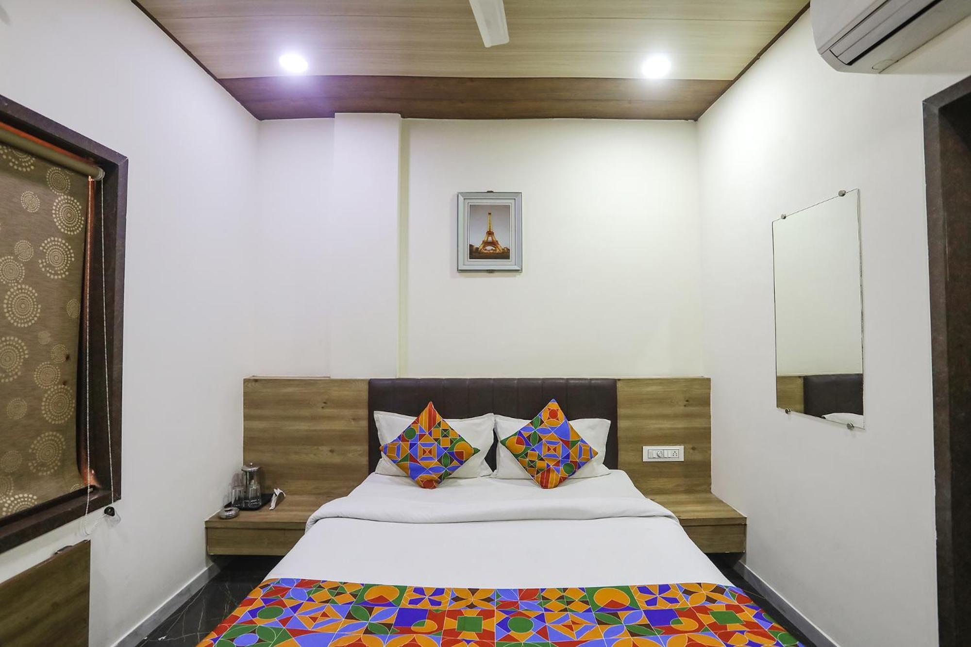 Fabhotel Vedanta Inn - Nr Sitabudli Fort Нагпур Экстерьер фото